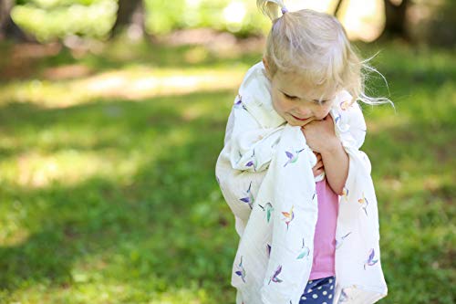 Lulujo Baby Swaddle Blanket Hummingbird 47x47