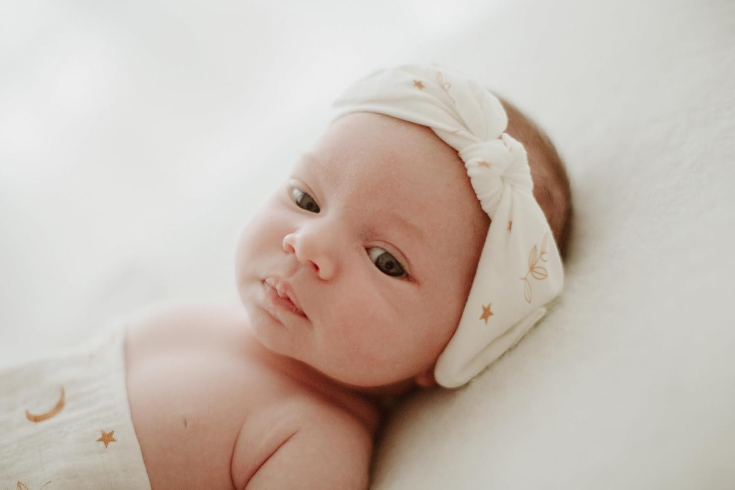 Miaoberry Organic Muslin Swaddle Blanket and Hat Set
