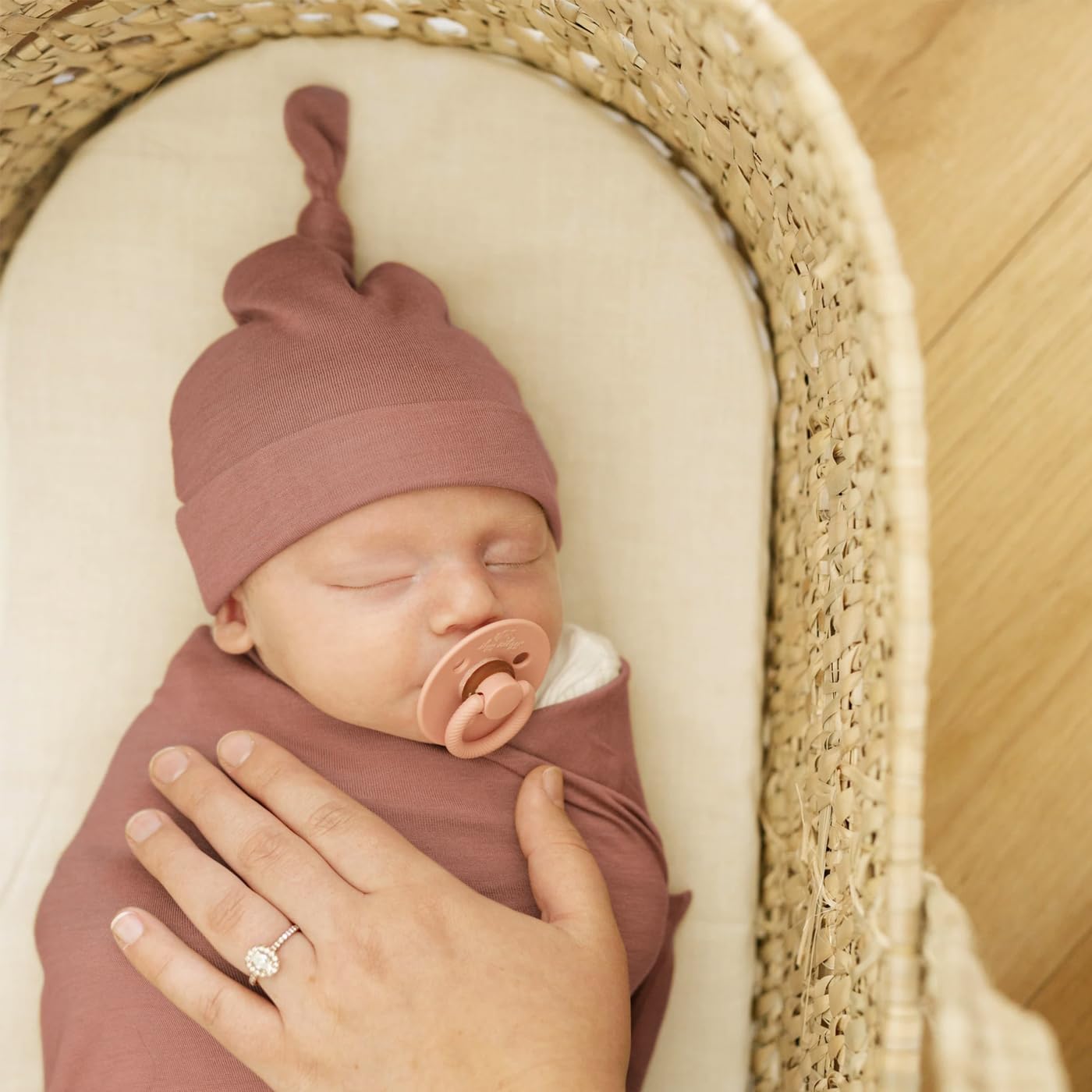GRSSDER Newborn Swaddle Blanket with Headband and Beanie Set