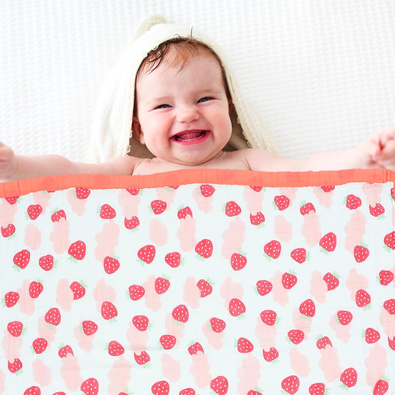 Baby Muslin Swaddle Blanket Red Strawberry Pattern 110x110cm