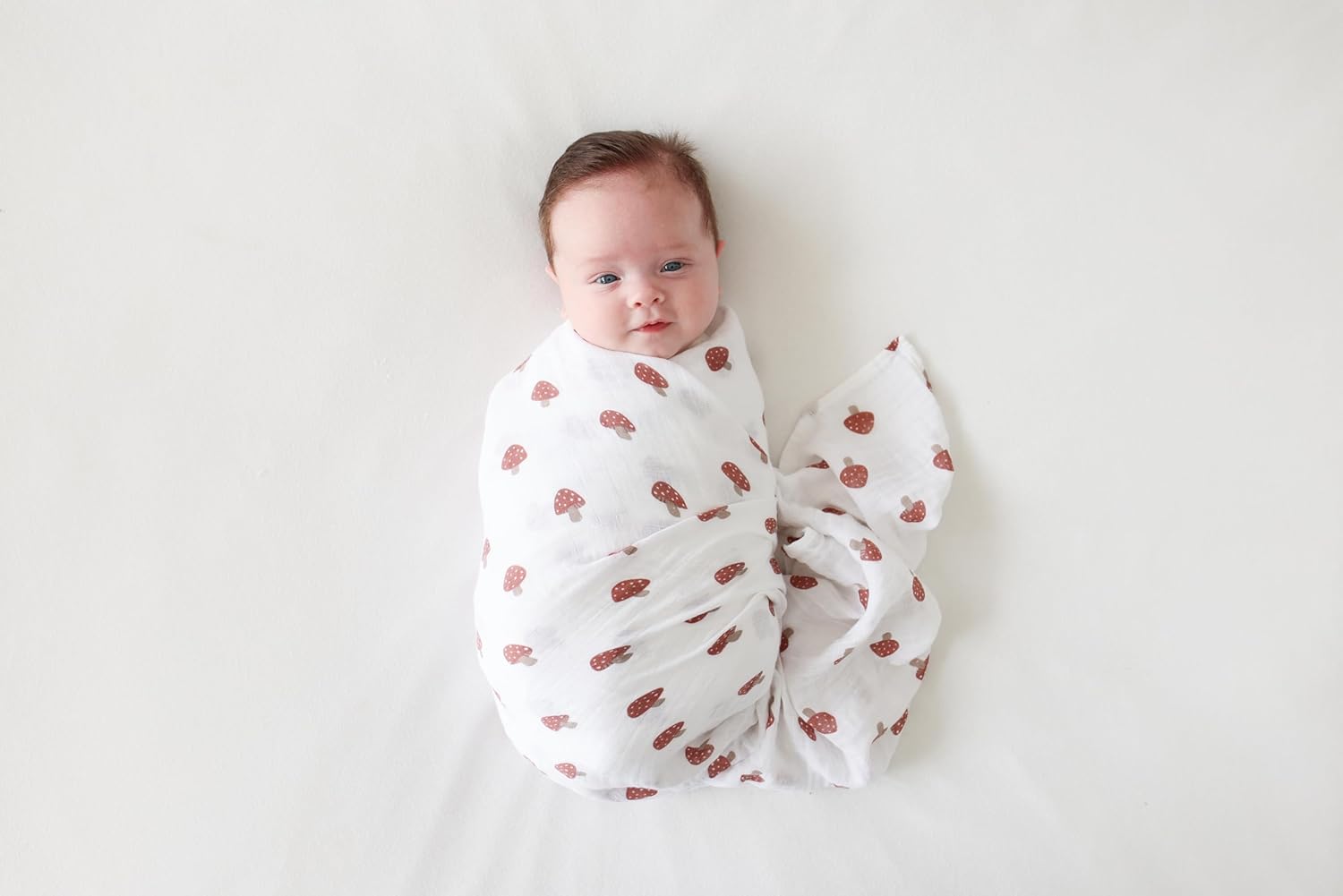 Lulujo Baby Swaddle Blankets 2-Count Set 1