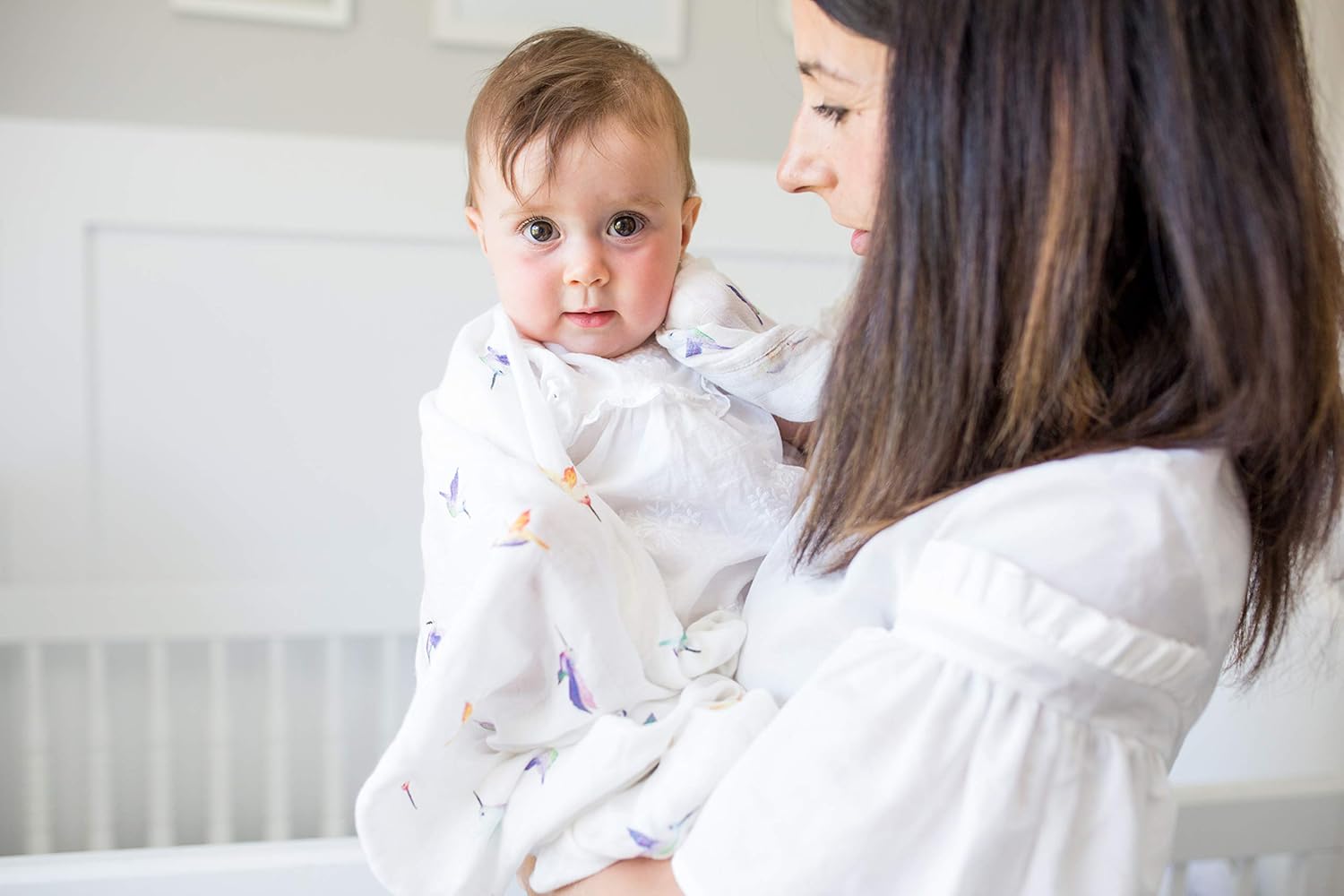 Lulujo Baby Swaddle Blanket Hummingbird 47x47