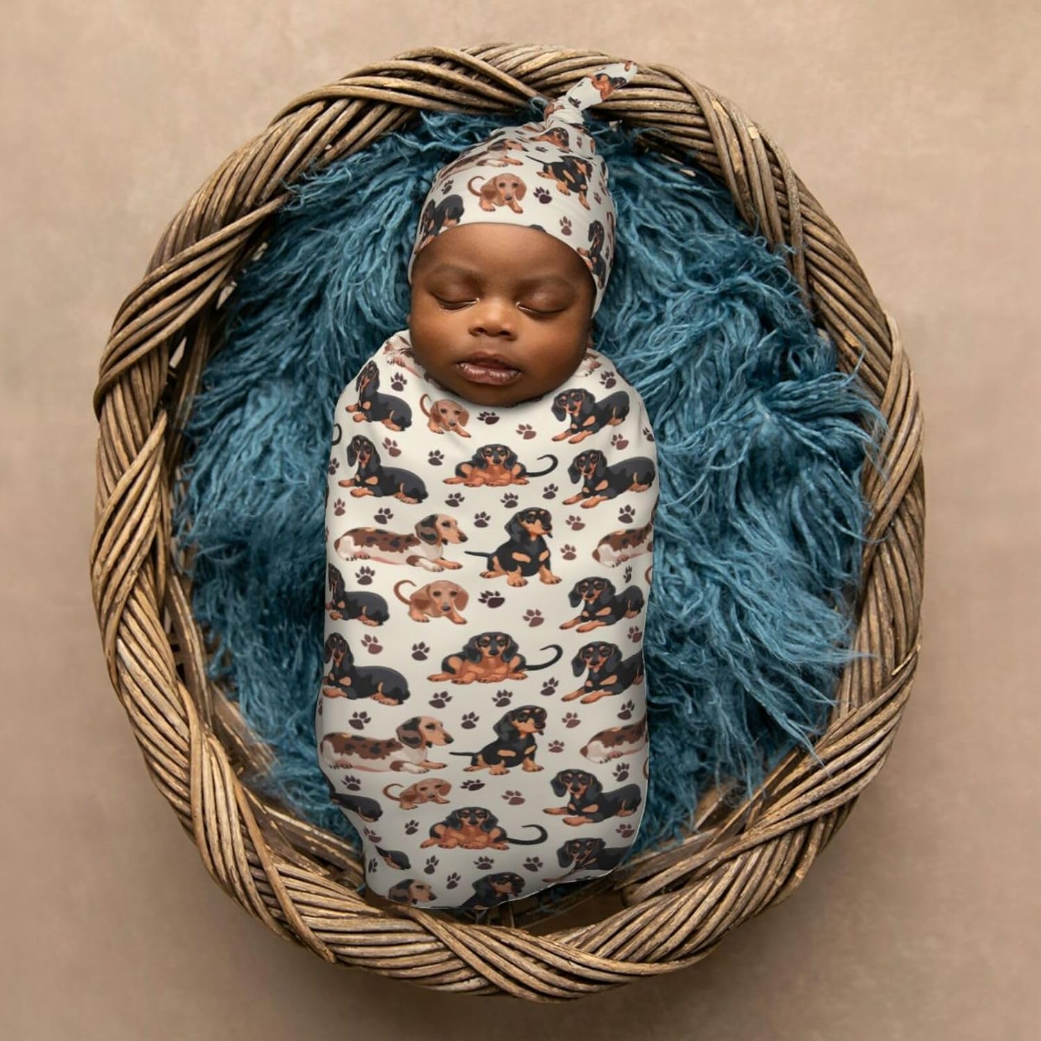 Muishi Dachshund Swaddle Blanket Beanie Set