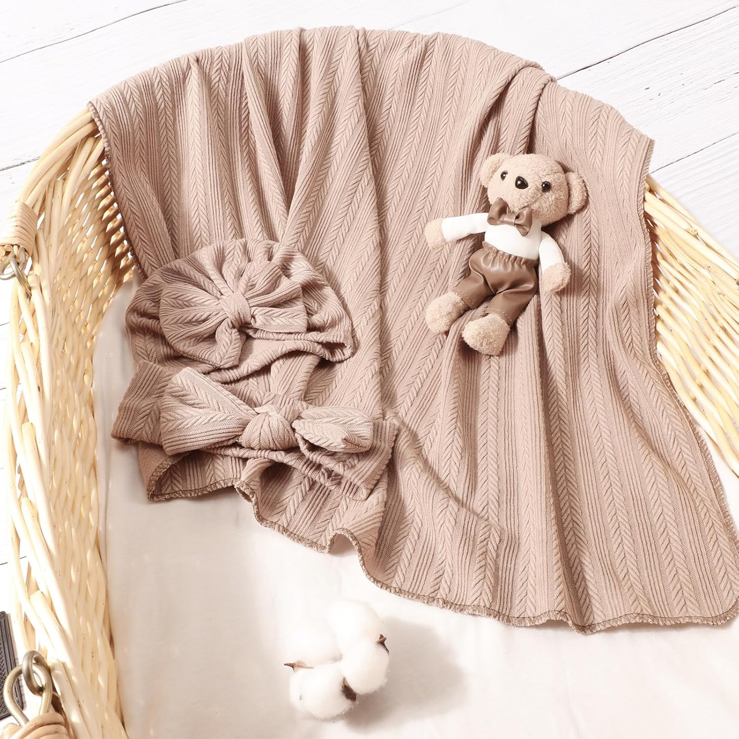 DRESHOW BQUBO Baby Blanket with Bow Hat and Headband