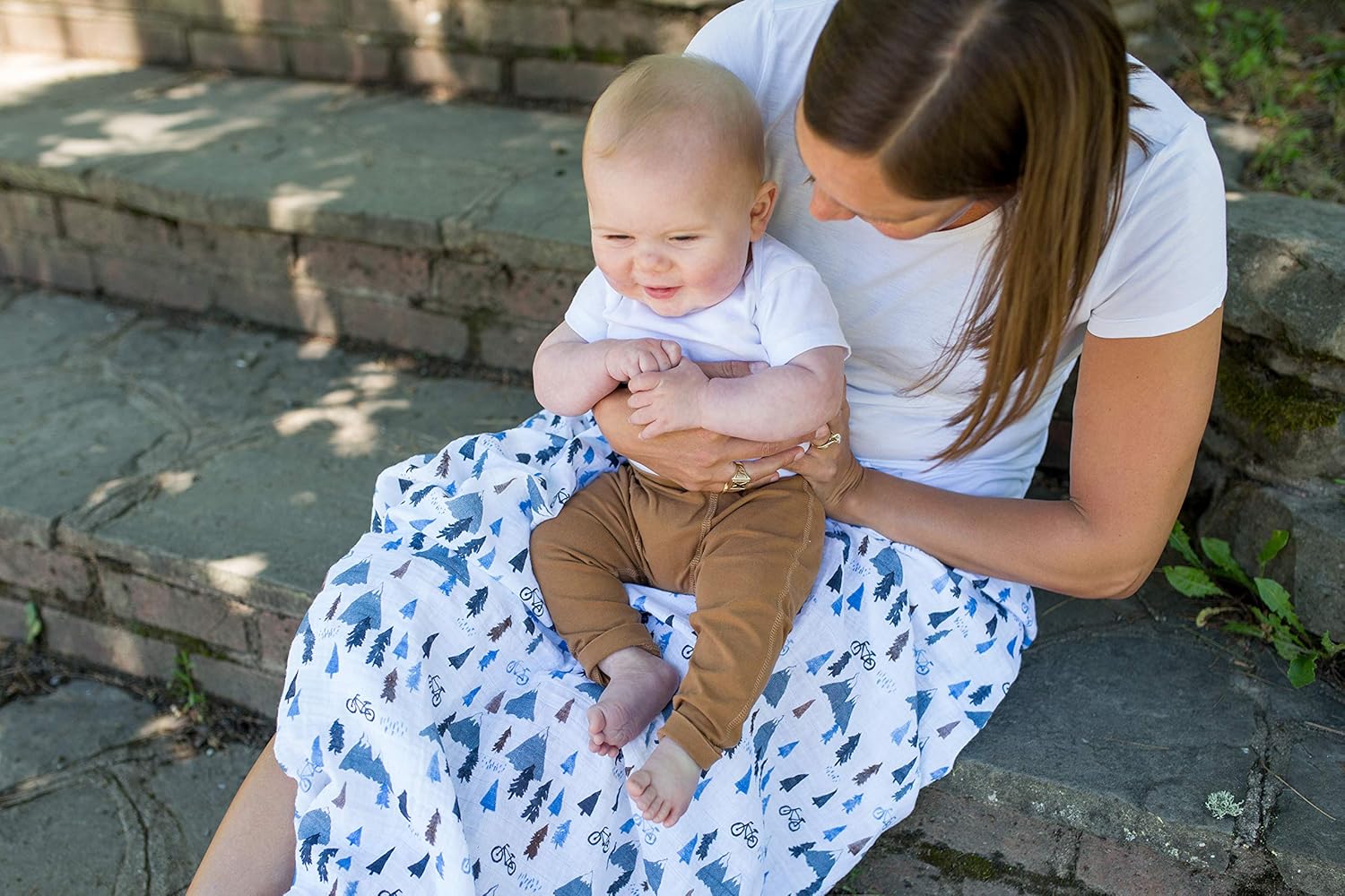 Lulujo Baby Muslin Swaddle Blanket 47x47 Inches Mountain Top