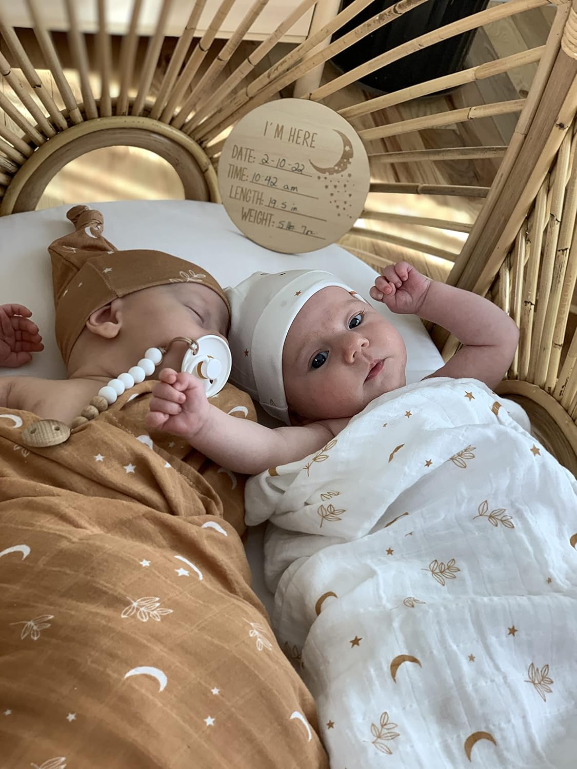 Miaoberry Organic Muslin Swaddle Blanket and Hat Set