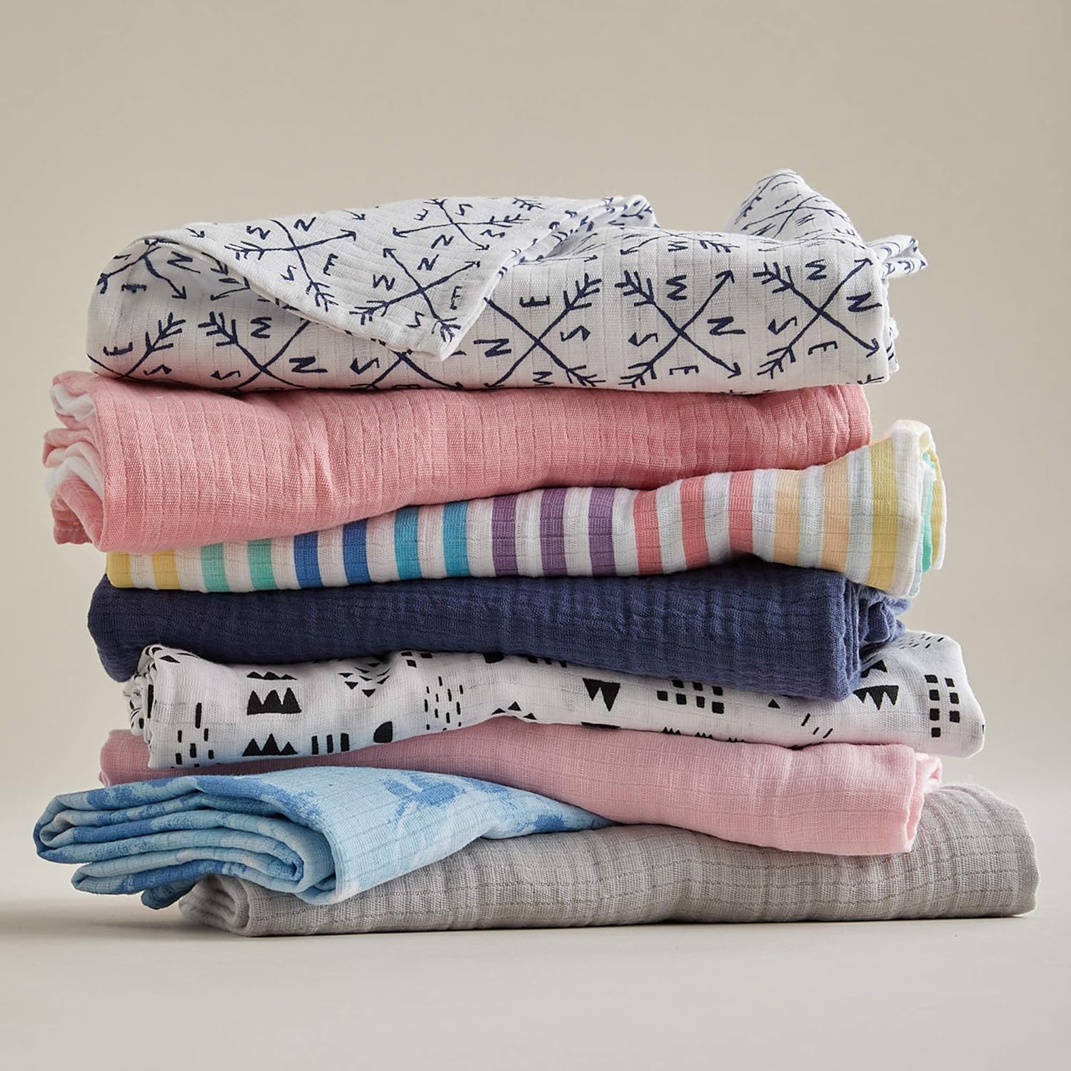 HonestBaby 3-Pack Organic Cotton Swaddle Blankets with Tossed Skulls Design