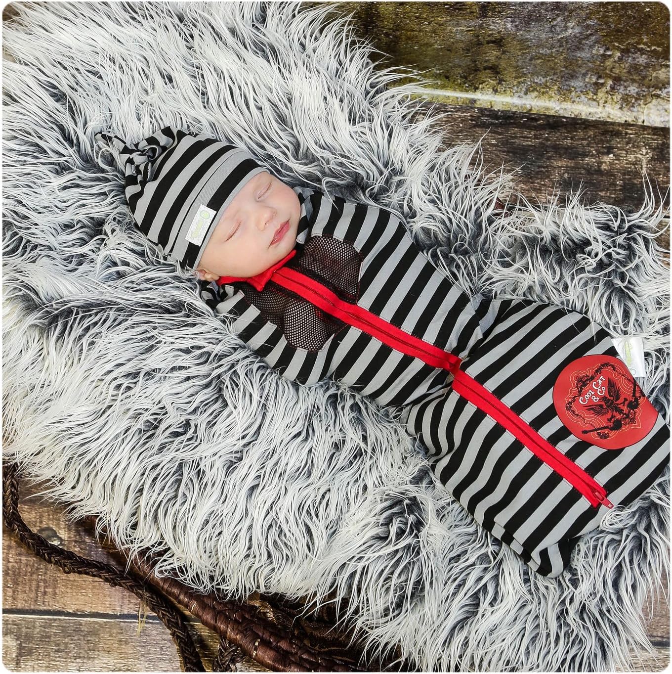 Woombie Air Nursery Blankets Red Black 14-19lb